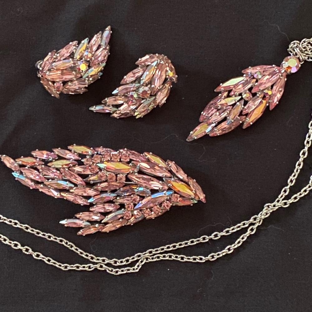 Vintage Pink Sherman brooch and earrings with matching unsigned pendant